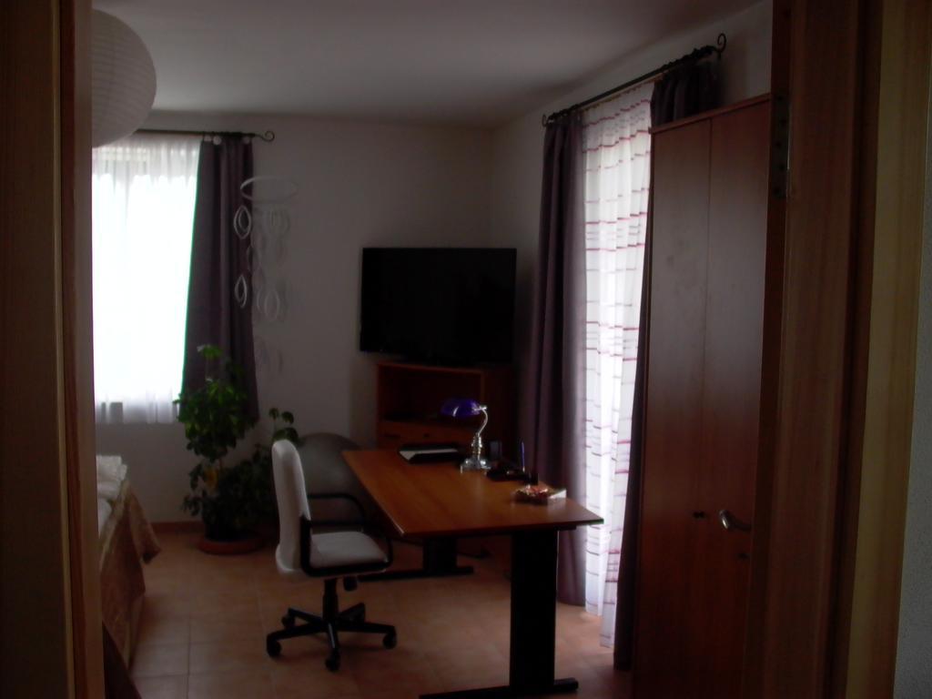 Gaestezimmer Ferienwohnung Villa Alexa, Mit Wallbox Woltersdorf  Bagian luar foto
