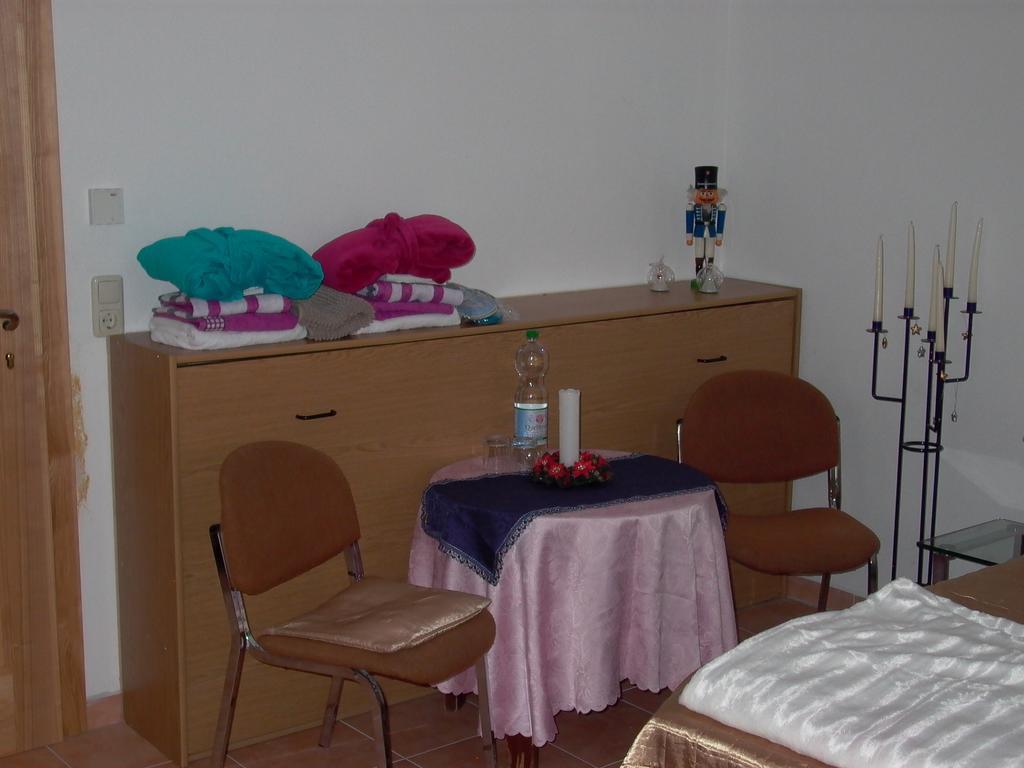 Gaestezimmer Ferienwohnung Villa Alexa, Mit Wallbox Woltersdorf  Ruang foto