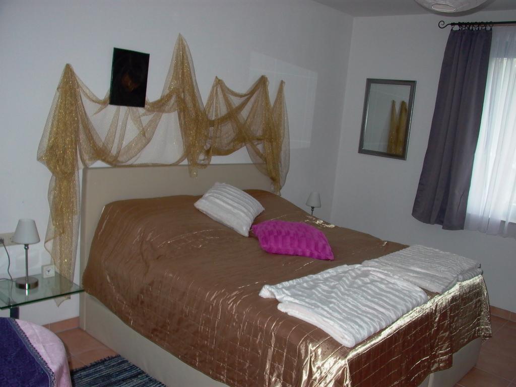 Gaestezimmer Ferienwohnung Villa Alexa, Mit Wallbox Woltersdorf  Ruang foto