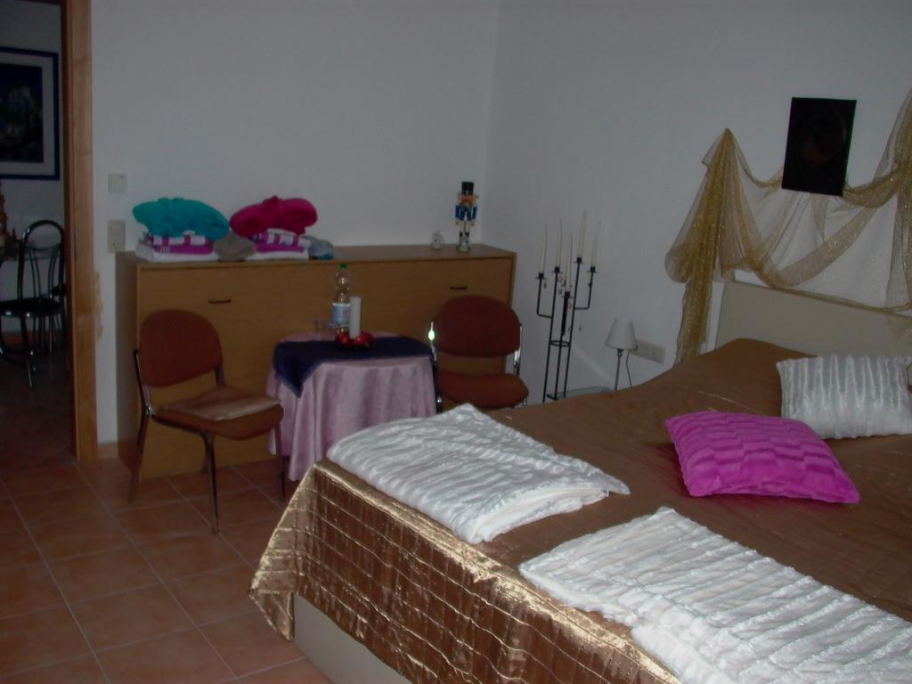 Gaestezimmer Ferienwohnung Villa Alexa, Mit Wallbox Woltersdorf  Ruang foto