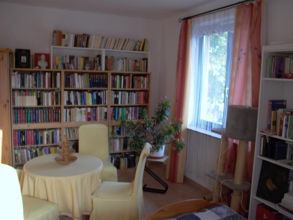 Gaestezimmer Ferienwohnung Villa Alexa, Mit Wallbox Woltersdorf  Ruang foto